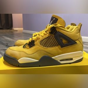 Retro Jordan 4 Lightning 2021 Size 12